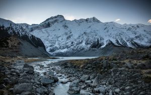 Read more about the article Moving Mountains: How Large Outdoor Structures Movers Tackle the Toughest Jobs